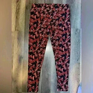 LuLaRoe Tall and Curvy Leggings